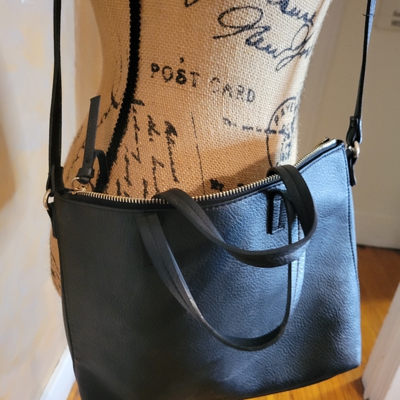 Black Crossbody Handbag - Picture 8 of 13